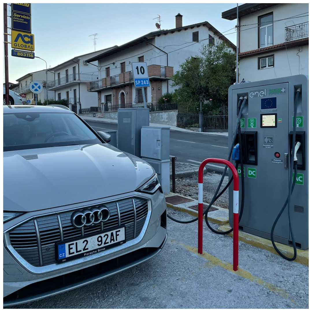 Italy-charging-point-3.png