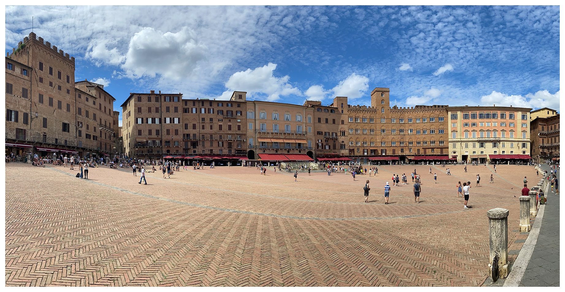 Piazza-del-Campo-and-Torre-del-Mangia-2.png